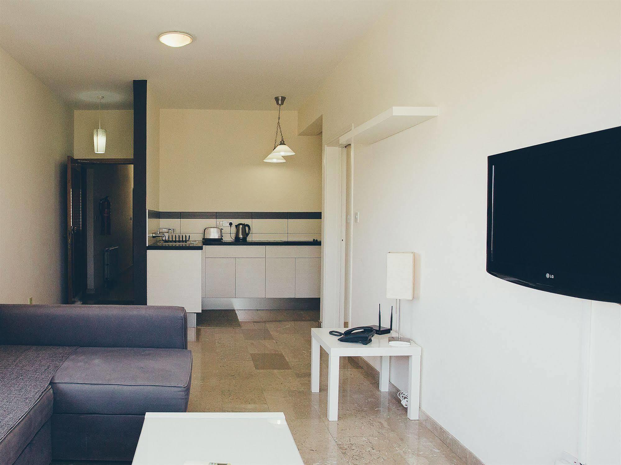 Vega Apartments Limassol Kültér fotó