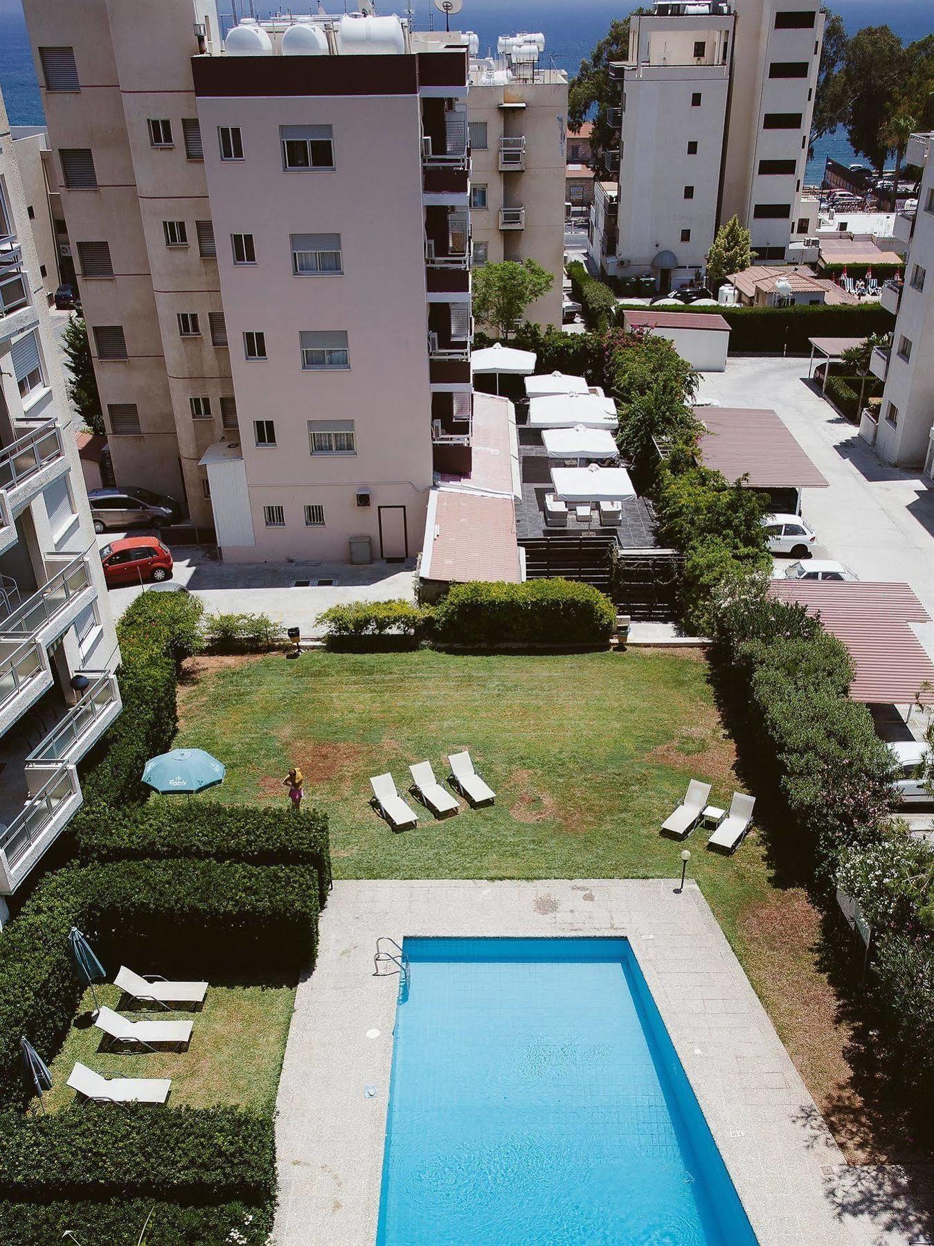 Vega Apartments Limassol Kültér fotó